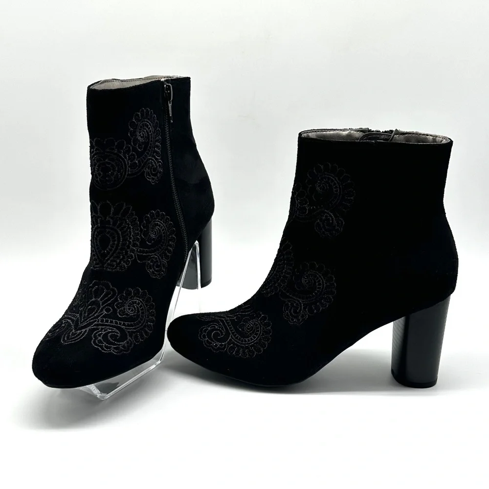 Andrew Geller Black Faux Suede Embroidered Side Zip Ankle Booties Women’s 5.5 M